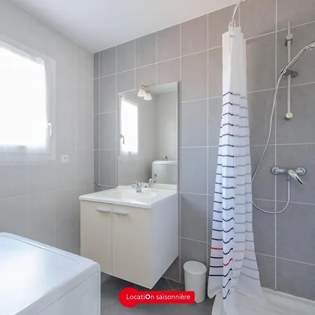 Apartment T2 A 100m De L'ocean, Confort Avec Parking Privatif, Pour 4 Personnes - Fr-1-535-58 *